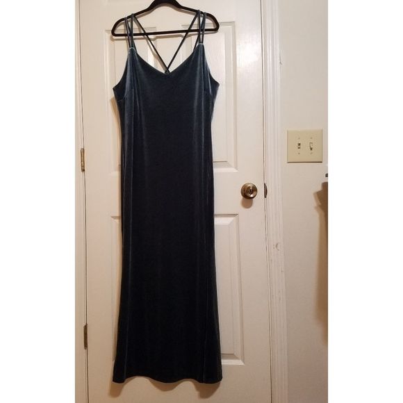 Plus size blue velvet maxi. - Picture 1 of 6